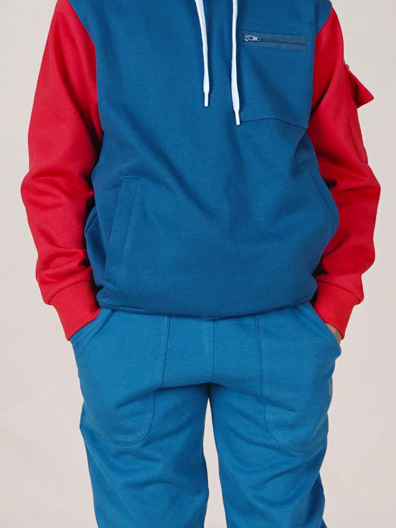 Boys Fleece Full Sleeves Cut & Sew Pocket Hooded Sweatshirt With Joggers