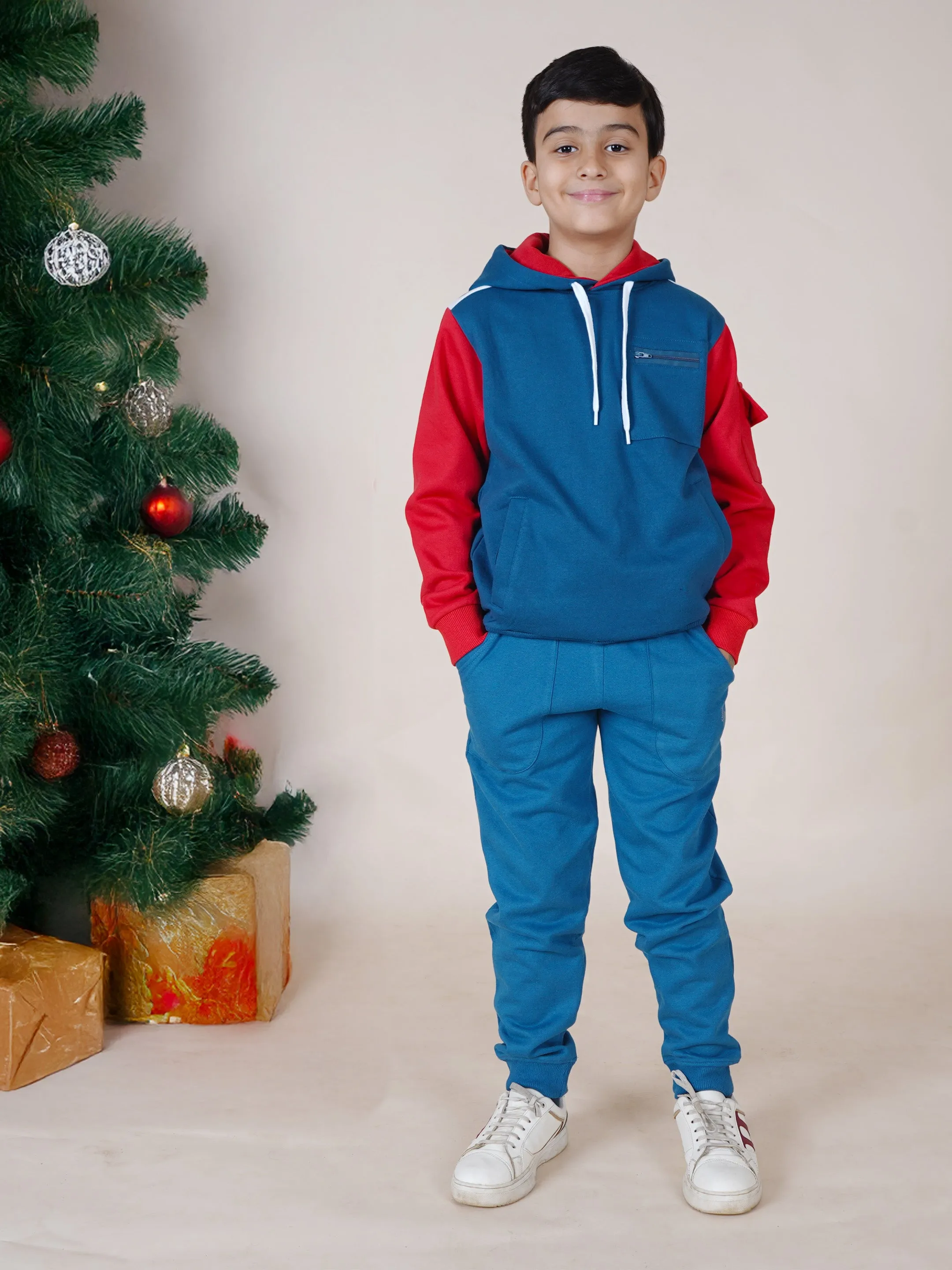 Boys Fleece Full Sleeves Cut & Sew Pocket Hooded Sweatshirt With Joggers